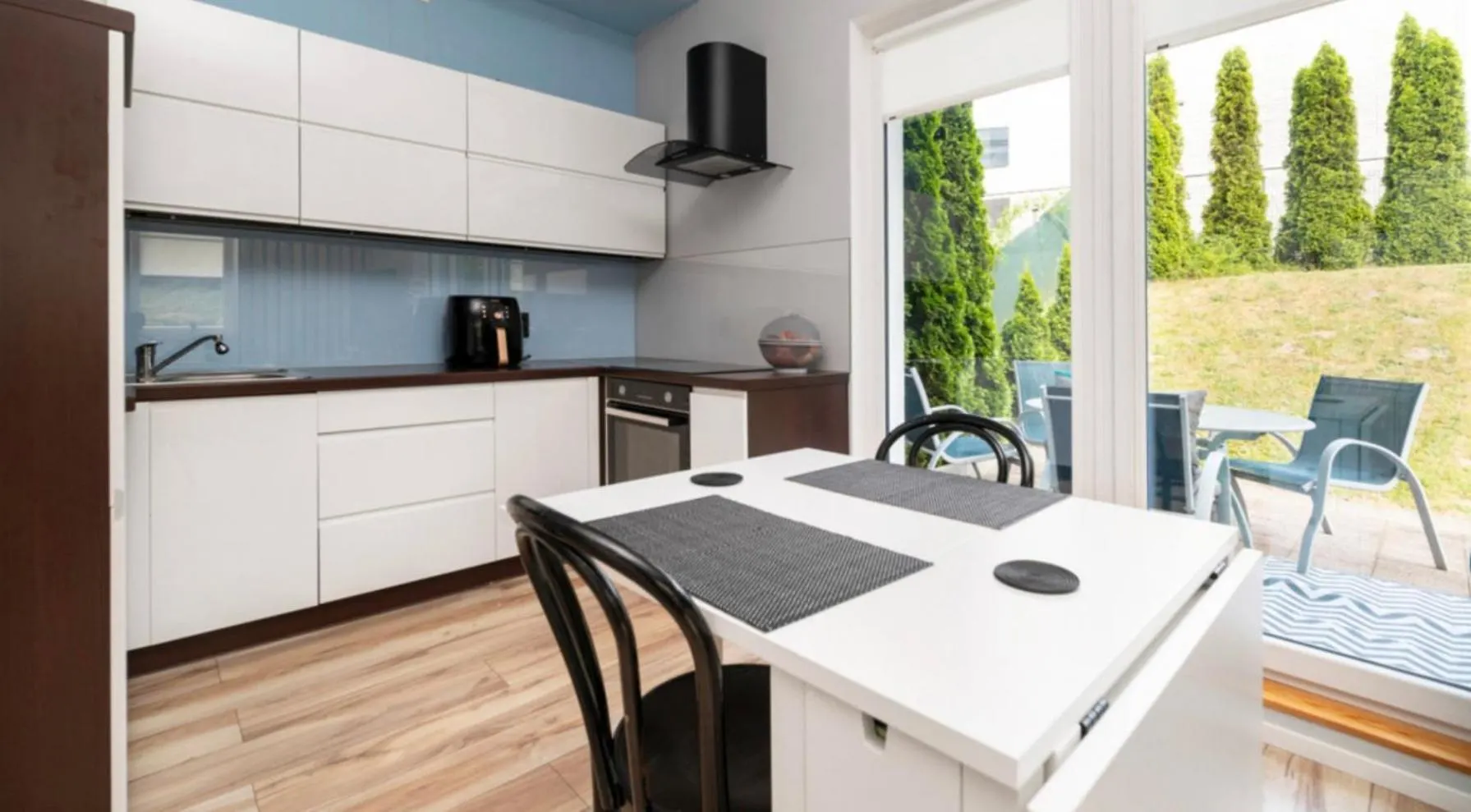 Apartment Sunny Studio With Garden Gdansk
