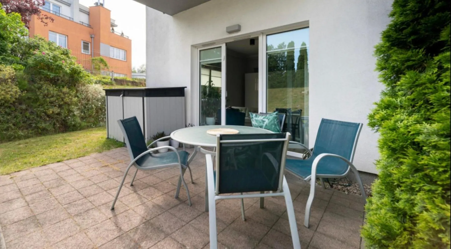 Apartment Sunny Studio With Garden Gdansk